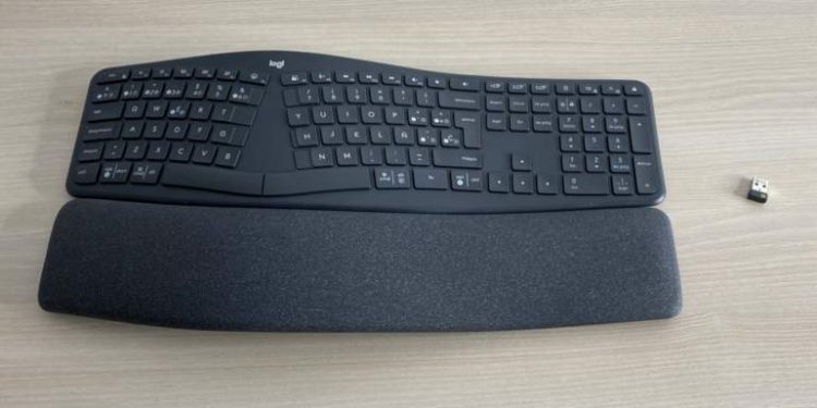Logitech Ergo K860 Has A Revolutionary Wireless Connection