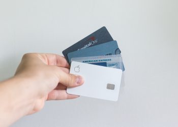Differences Between Debit and Credit Cards