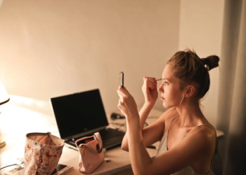 The Ultimate Gift Guide for Your Beauty-Obsessed Friends