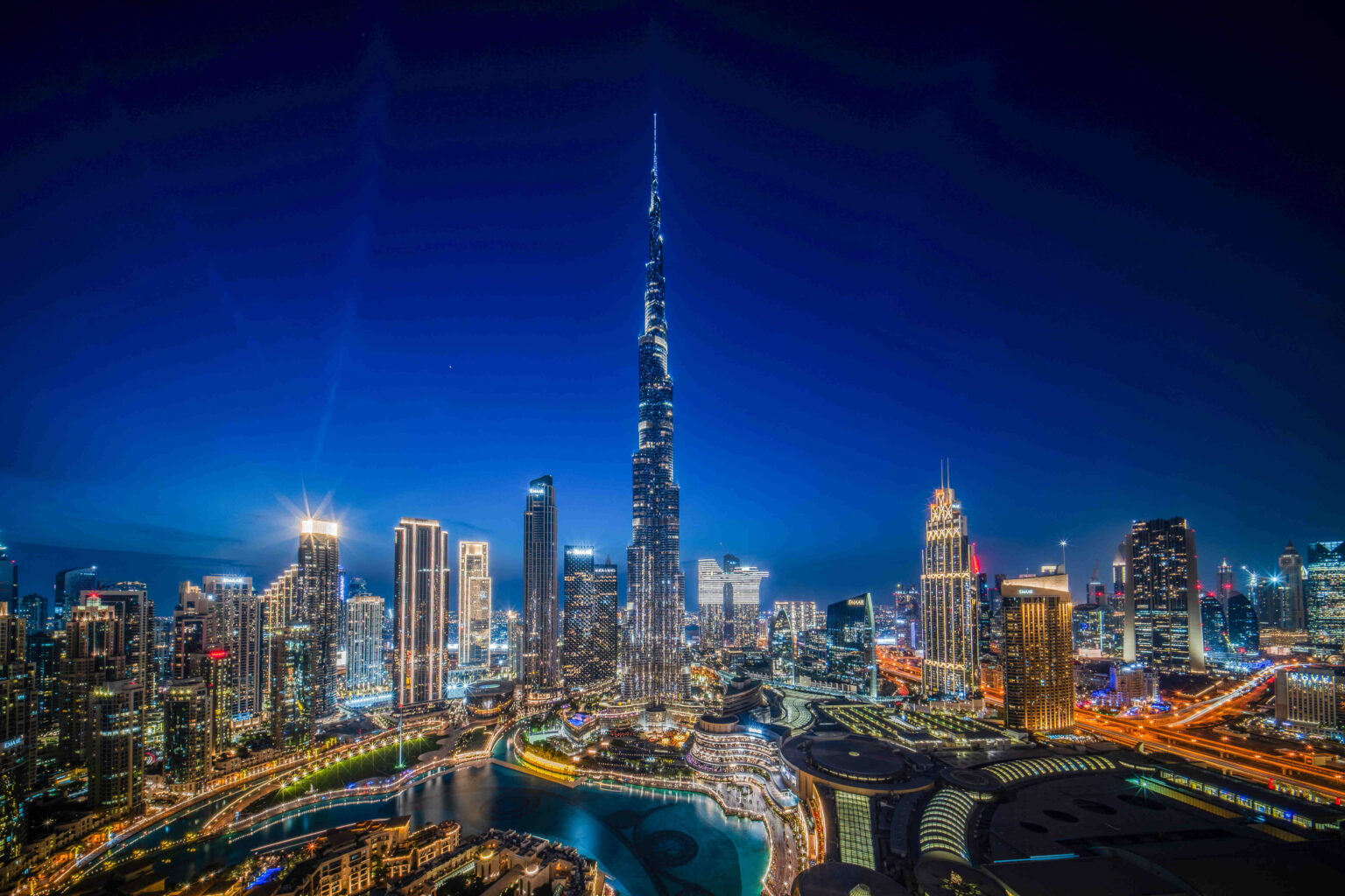 Revolutionary Lighting System Transforms Burj Khalifa’s Façade