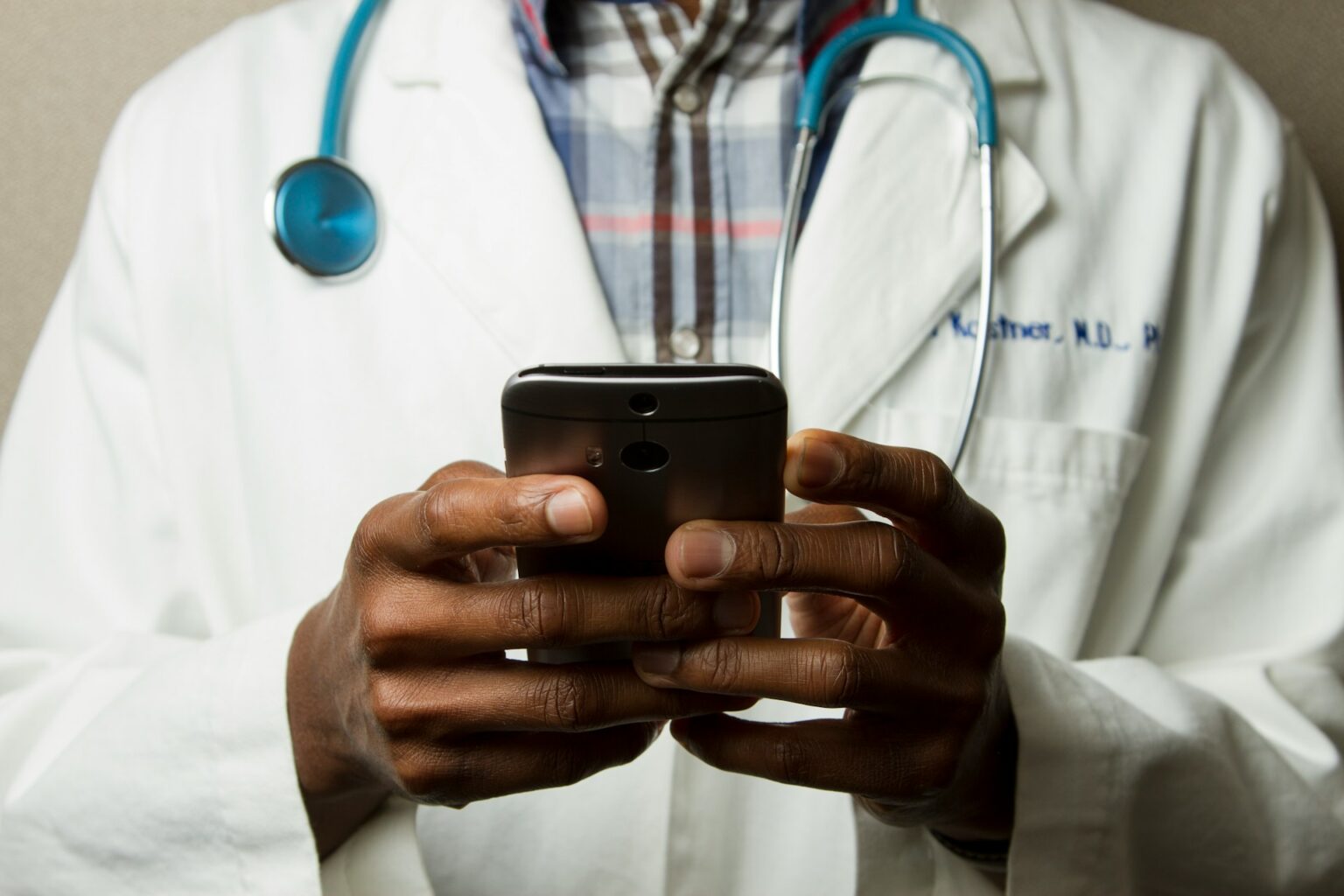 DearDoc Reviews: The Financial Impact of Missed Calls in Healthcare