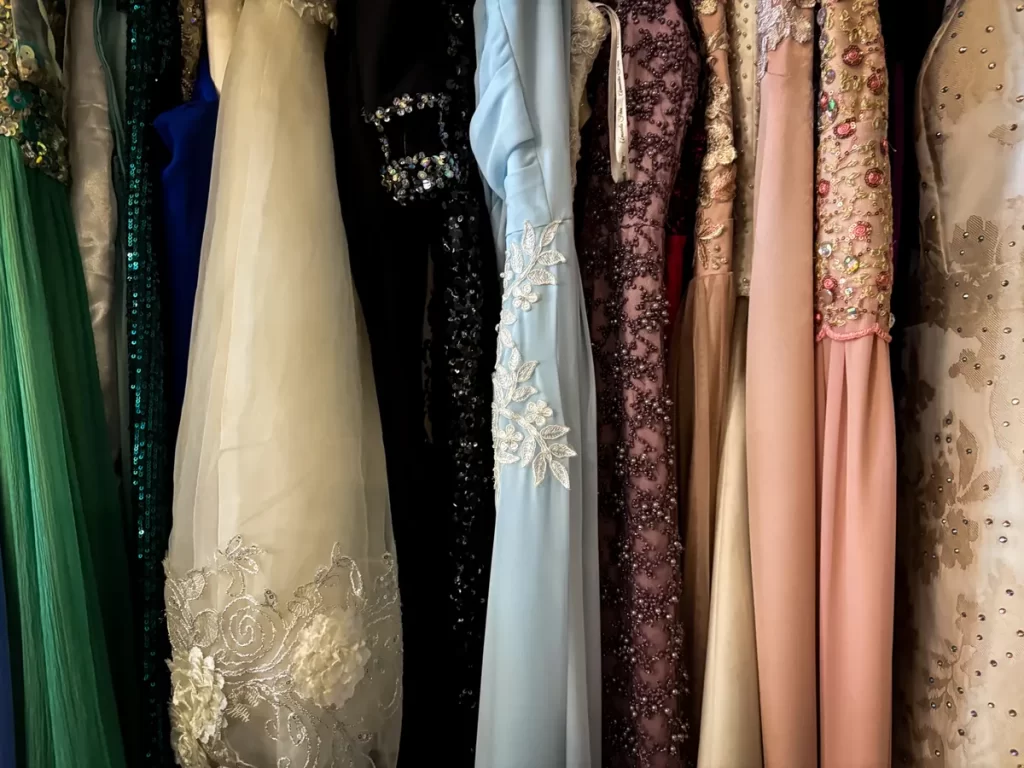 Reem Acra Resort 2027 Goes Full Venice With Feathers and Saturated Colour Reem Acra Resort 2027